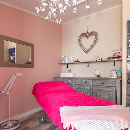 Le Comptoir Des Ecoliers Bed and Breakfast Gémozac Eksteriør billede