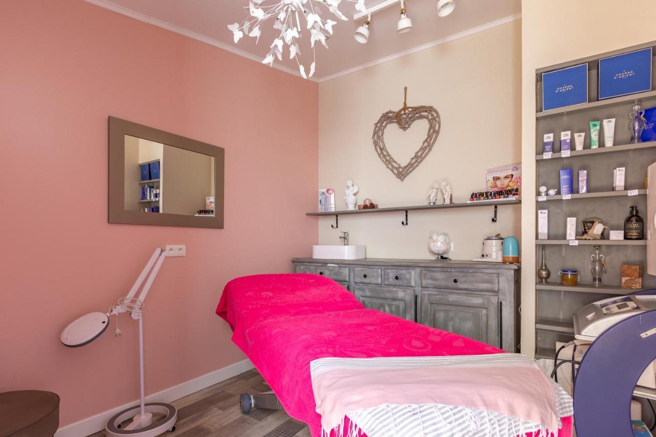 Le Comptoir Des Ecoliers Bed and Breakfast Gémozac Eksteriør billede