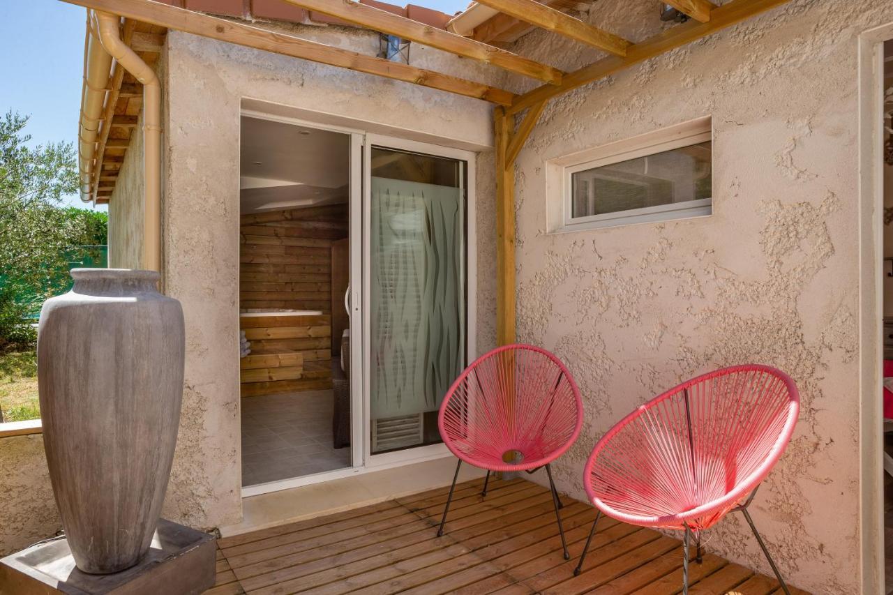 Le Comptoir Des Ecoliers Bed and Breakfast Gémozac Eksteriør billede