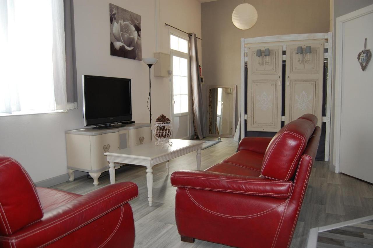Le Comptoir Des Ecoliers Bed and Breakfast Gémozac Eksteriør billede