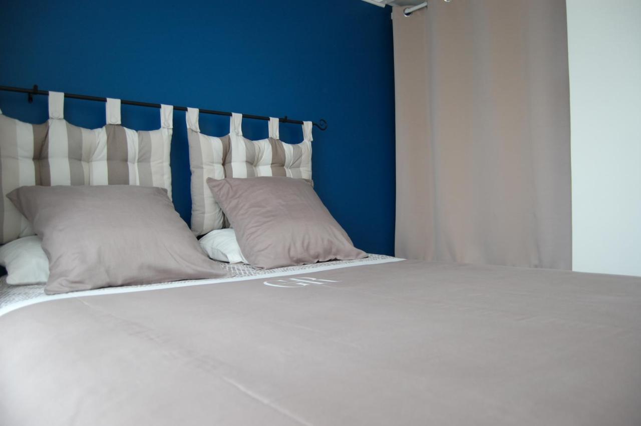 Le Comptoir Des Ecoliers Bed and Breakfast Gémozac Eksteriør billede